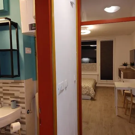 Apartma Eda, *